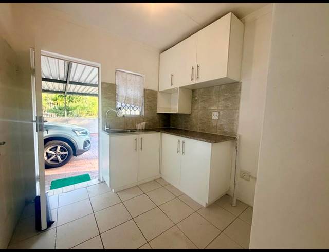 1 BEDROOM PROPERTY TO RENT IN COWIES HILL